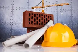 违法分包工程中，提供劳务者受伤应找谁赔偿？图片