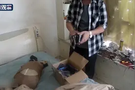 销往23个省市 男子非法改装手机摄像头被抓图片