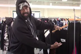 美国黑人说唱歌手“侃爷”宣布将参选2024年美国总统选举图片