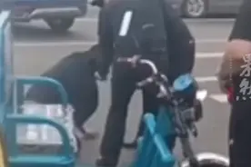 卖盒饭男子跪求执法人员别处罚，官方：系无证经营、无经济处罚图片