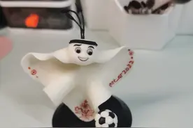 心灵手巧！蛋糕师用翻糖捏出世界杯吉祥物拉伊卜，网友：好看又好吃图片