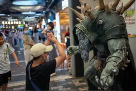 一位60岁老阿姨，决定继续守护「艾泽拉斯」图片