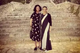 蝴蝶破茧而出丨起舞弄影图片