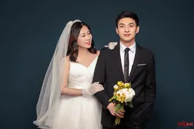 相差10岁，他们“扛”过父母反对结婚生子！“姐弟恋”为何越来越多？图片