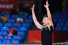 果然视频｜国际级篮球裁判王万松：打铁还需自身硬，不断提高水平图片