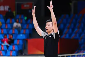 国际级篮球裁判王万松：打铁还需自身硬，不断提高水平图片