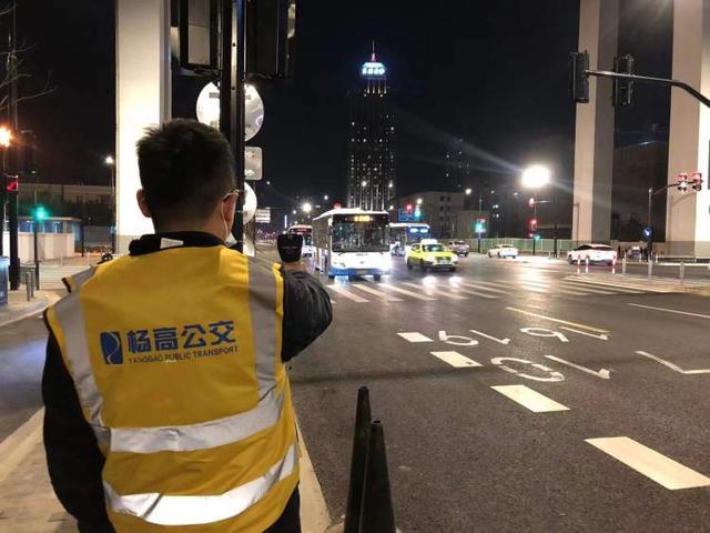 确保乘客安全！公交车队排摸“球迷”驾驶员，严防熬夜、宿醉影响安全运营