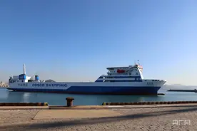 国内最先进最智能大型多用途货滚船在大连首航图片