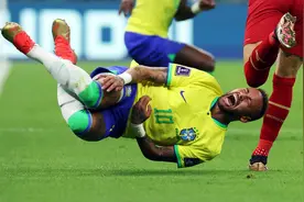 早安·世界杯｜内马尔哭了！单场遭9次犯规，或影响未来比赛图片