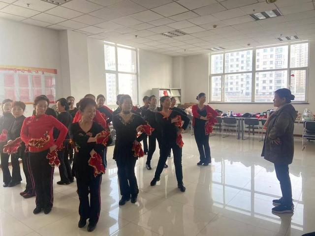 ��ΪȺ�ڰ�ʵ�¡��������� | ֥������������ �ḻȺ������