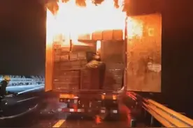 深夜，杭州一辆快递车起火！心疼长沙的朋友图片