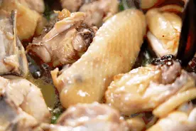 壹粉食堂｜冬天想补？来试试藕炖鸡腿！做法简单，鸡肉不柴味道美图片