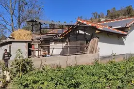 云辟谣丨大凉山小女孩每天放学捡瓶子挣学费？女孩姐姐：对方给了100元诱导拍摄图片