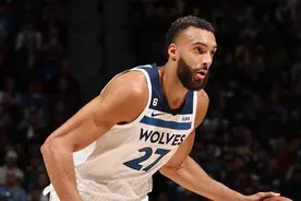 戈贝尔：为今晚慢热开局负责 我必须变得更好图片