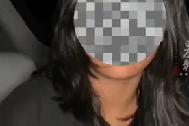 凉山女孩捡瓶子挣学费？“对方给了100元，内容是他教我说的”图片