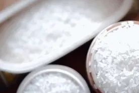 买大米千万别只看价钱了，包装上没有“这行字”，1块钱1斤也不要买图片