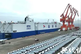 首航！2400多辆国产汽车从盐城滨海港出海驶向南非图片