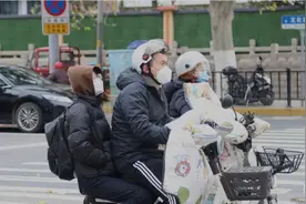 图集丨济南开启“速冻”模式 路人：今天冻手冻脚图片