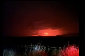 世界上最大的活火山开始喷发，警戒级别升级图片