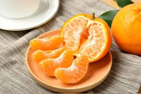 冬天这水果要常买，一个等于四味药！润肺化痰、散结节，这样吃功效翻倍图片