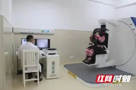 眩晕竟是耳石作祟 坐上“太空转椅”实现精准复位图片