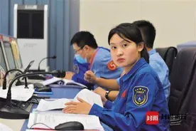 青春新榜样｜文昌发射场指挥员周承钰：调度30多位男同志开展测试工作，同事称她为“航天花木兰”图片