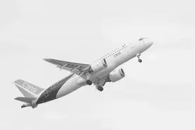 C919获准量产 外媒：向产业化发展迈出坚实一步图片