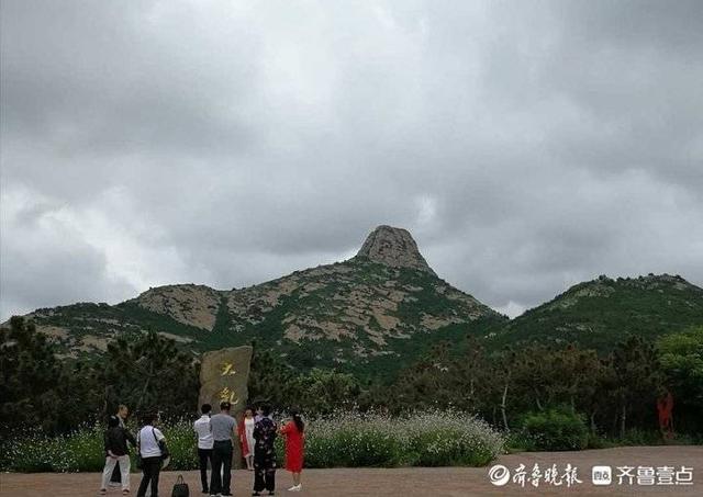 犹抱琵琶半遮面的前一句（犹抱琵琶半遮面）