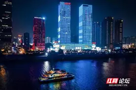 回忆年少坐轮渡过河游岳麓山，老长沙人还记得吗？图片