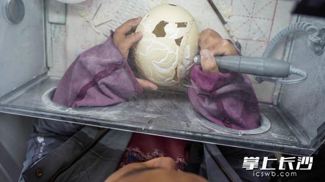 这些精美手工艺品，出自长沙这群心灵手巧的听障大学生