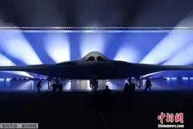美军最神秘的轰炸机亮相！自称有史以来最先进军机图片