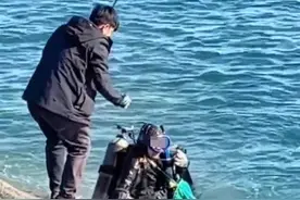 网传男子潜水被当成大鱼钓上岸，当地海洋局：潜水作业时海面应有浮标图片