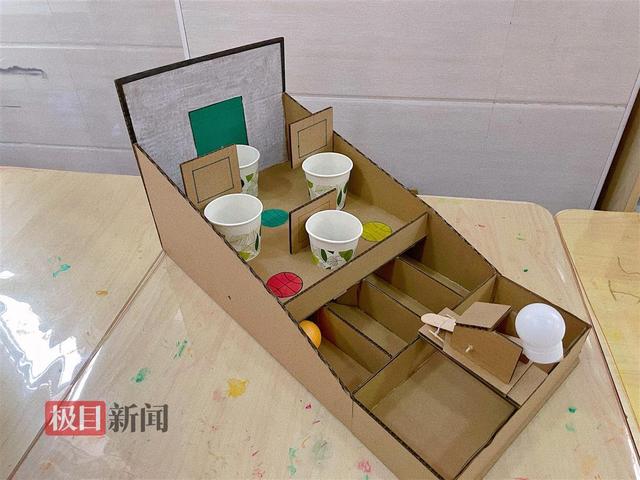旧物改造，变废为宝，这群幼儿做的玩具真有趣