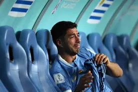 风雨的街头招牌能挂多久？乌拉圭带着恩怨流着泪告别图片