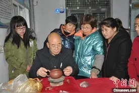 “炎帝故里”黑陶技艺流传千年图片