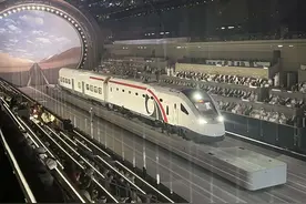 “中国造”最高速内燃动车组亮相阿联酋图片
