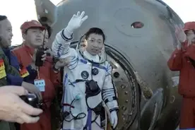 “回家”第一句话，他们都说了什么？图片