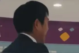 日本教练森保一更衣室训话：拼抢每一个即将出线的球图片