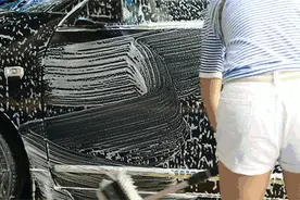 冬季洗车有讲究，别让洗车变毁车图片