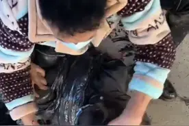 男子捆绑女子后泼墨殴打引众怒 警方通报：网红拍摄“受罚”视频，涉事7人被查图片