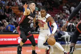 球风老练！杰登-艾维全场得到10分3助攻2篮板图片