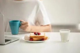 什么时候吃早餐、吃水果更好？图片