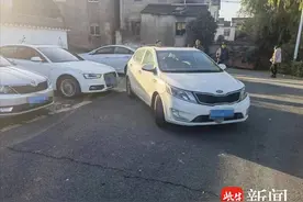 开了十几年的车，老司机倒车太随意一个失误很尴尬图片