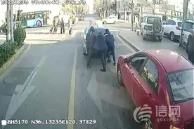 一天连做两件好事 青岛公交驾驶员善行义举温暖街头图片