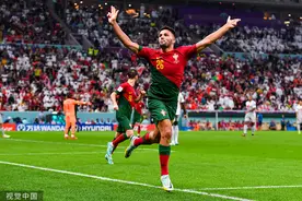 C罗未首发，“后浪”拉莫斯上演帽子戏法一战成名图片