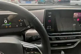 南北大众ID车型遭遇“黑屏门”大众电动化之路非坦途图片