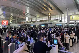 重庆火车站12月8日预计发送旅客7万人，已停止查验核酸证明图片