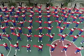 小学生舞起创意课间操 文化活力“溢出”屏幕图片