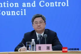 国家卫健委：各地可选派医务人员为失能半失能老人提供疫苗上门接种图片