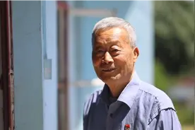 全国“最美五老”李振华：支援老区教育，我不会停下来图片